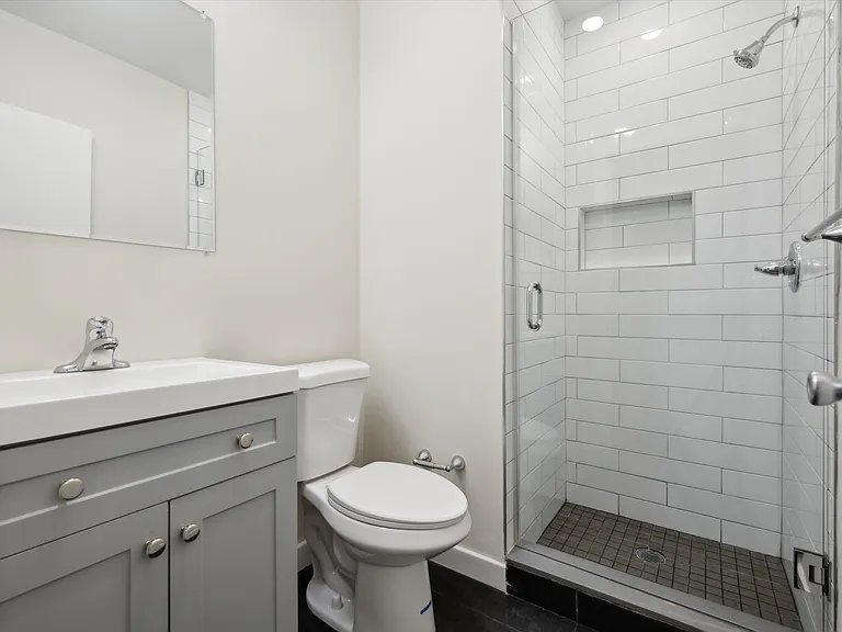 2614 W Girard Ave #C — Photo 7