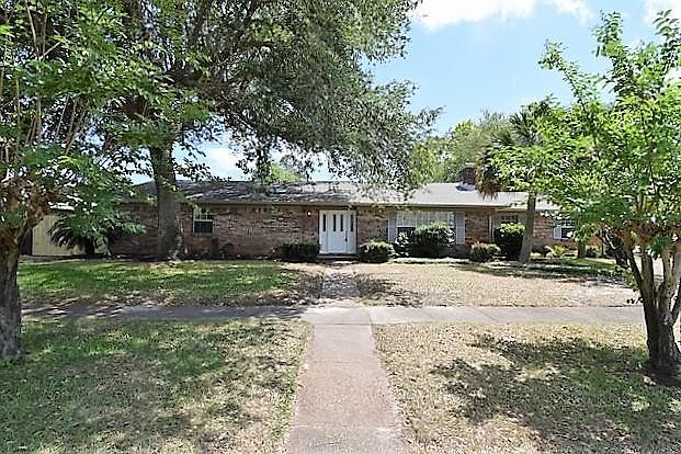 1st image of 390 Brian Cir
