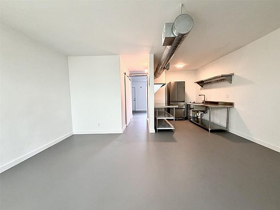 5th image of 2124 NE 5th Avenue #105