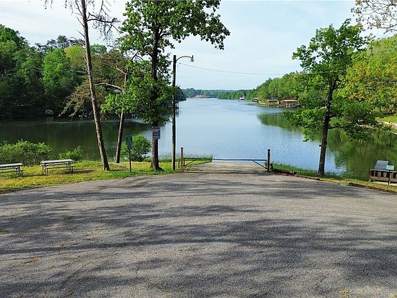 4th image of 16010 Lake Hills Ln