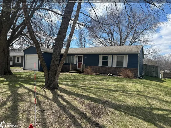 35 Park Ln, Clear Lake, IA 50428