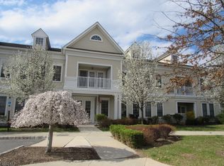 7002 Brookfield Glen Dr, Belvidere, NJ 07823