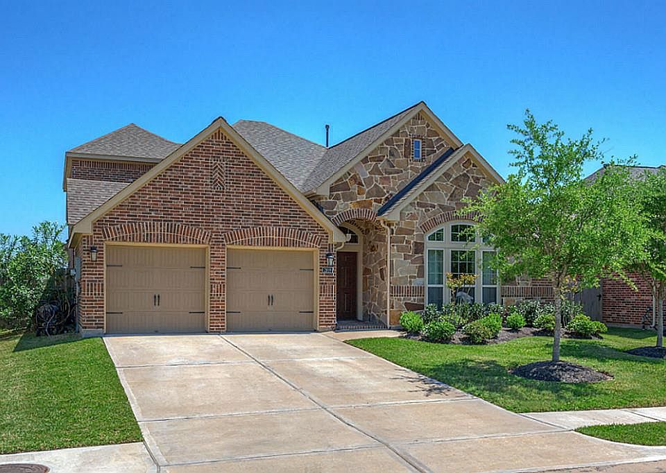 1st image of 2819 Field Hollow Dr