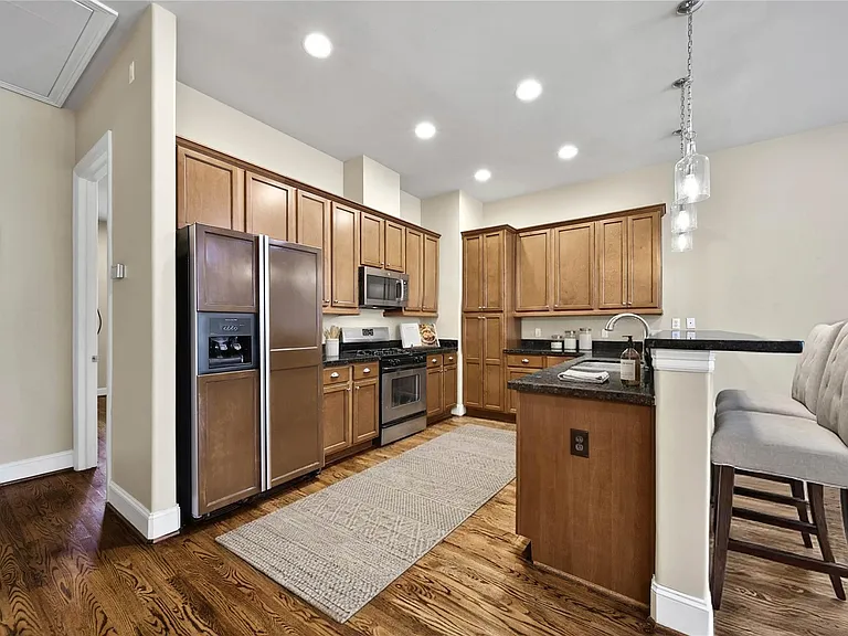902 W 23rd St #B — Photo 8