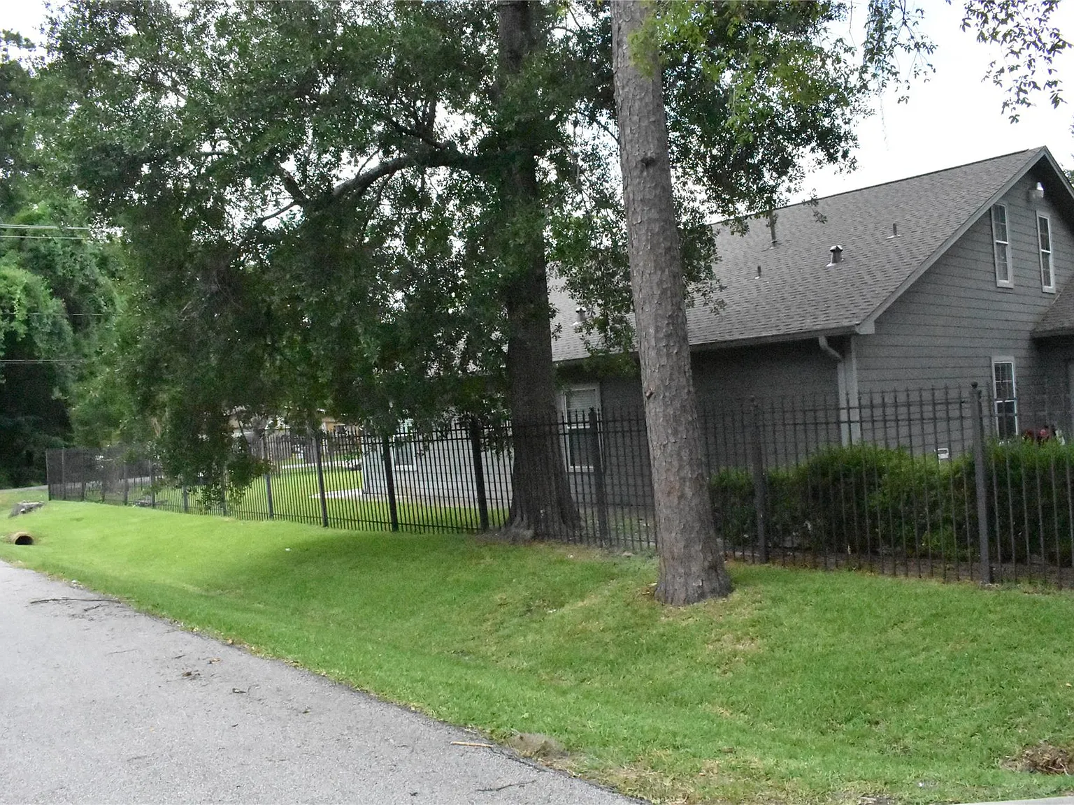 3 bed, 2.5 bath, 2944 sqft, $2,500 — Photo 3