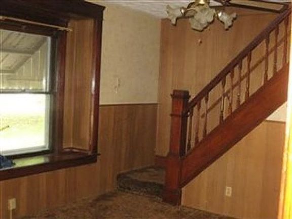 5th image of 33 Brown St