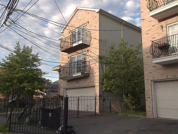 3rd image of 184-186 Badger Ave