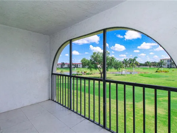 41 High Point CIR S #303, NAPLES, FL 34103