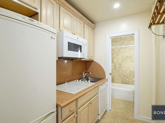3rd image of 311 W 84th St APT 2F