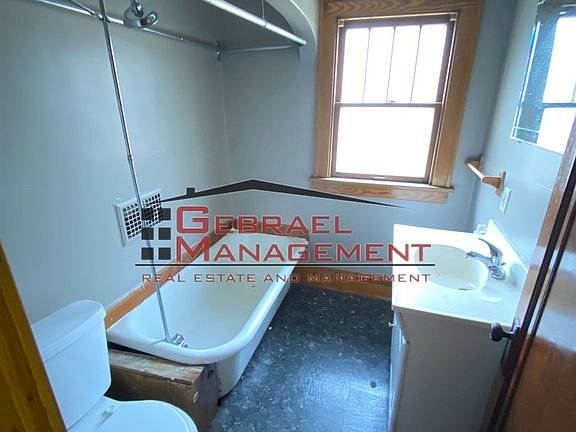 3rd image of 1420 Downey St #1422