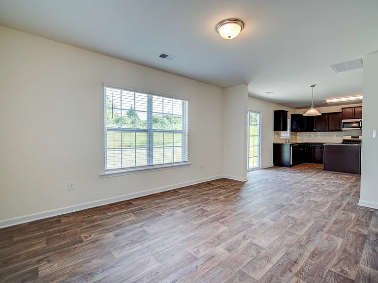 584 Craftsman Ln — Photo 7