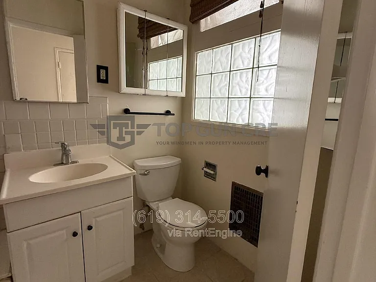 3720-26 Yosemite St #3726 — Photo 6