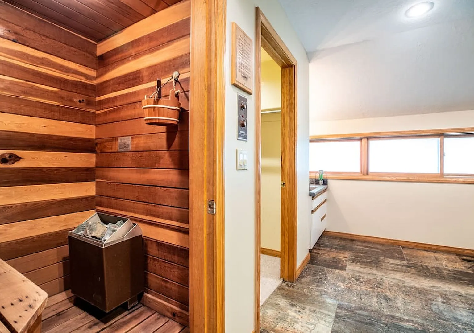 Mtn. Home-Sauna, Pool Table - Ski/Hike/Bike/Climb — Photo 3