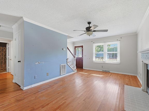 2nd image of 1406 Wando Ln