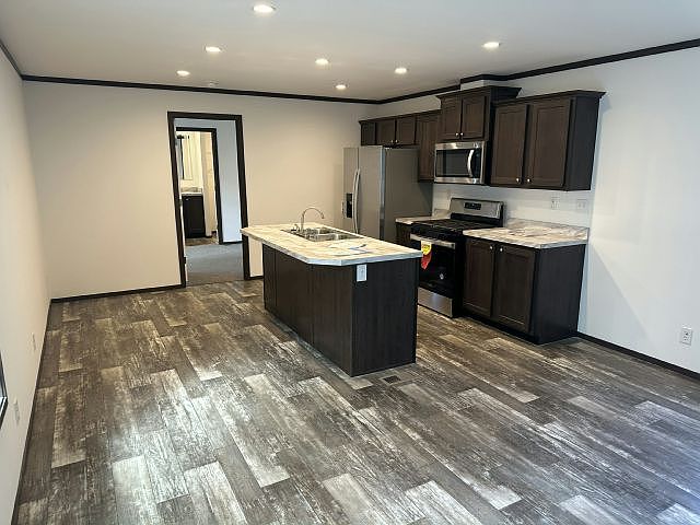 1st image of 413 Elm Dr #111