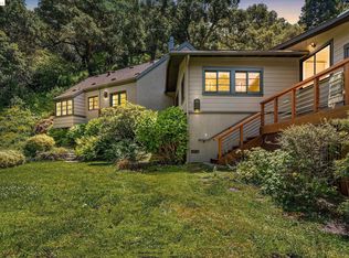 84 Gypsy Ln, Oakland, CA 94705