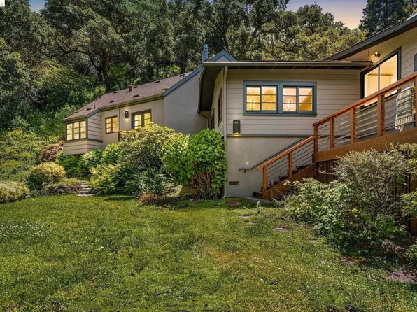 84 Gypsy Ln, Oakland, CA 94705
