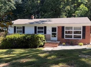 202 Crest Rd, Cary, NC 27513