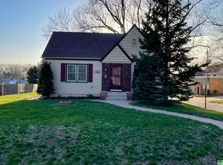 2101 S Maple St, Sioux City, IA 51106