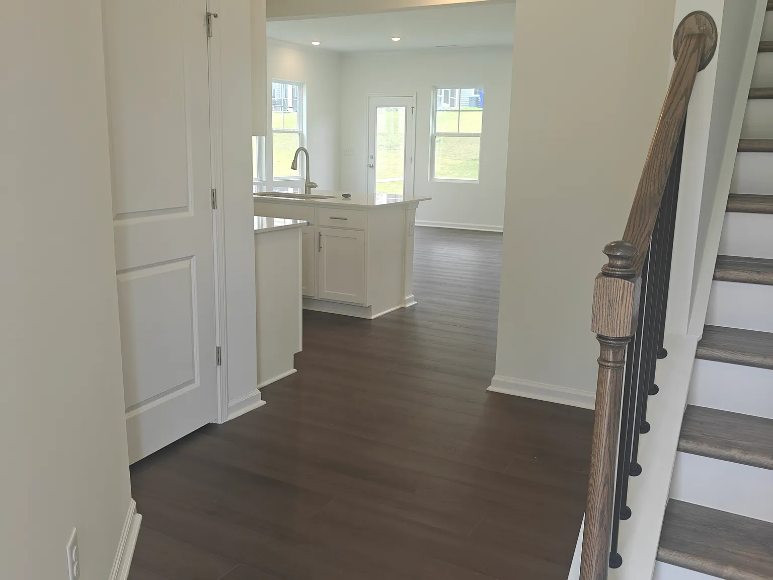 3 bed, 1924 sqft, $1,895 — Photo 3