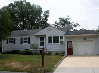 428 Shady Ln, Howell, NJ 07731