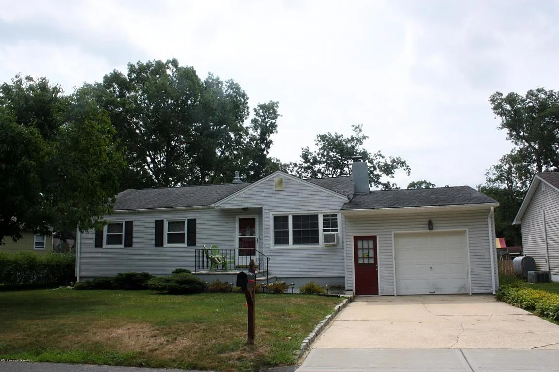 428 Shady Ln photo 1