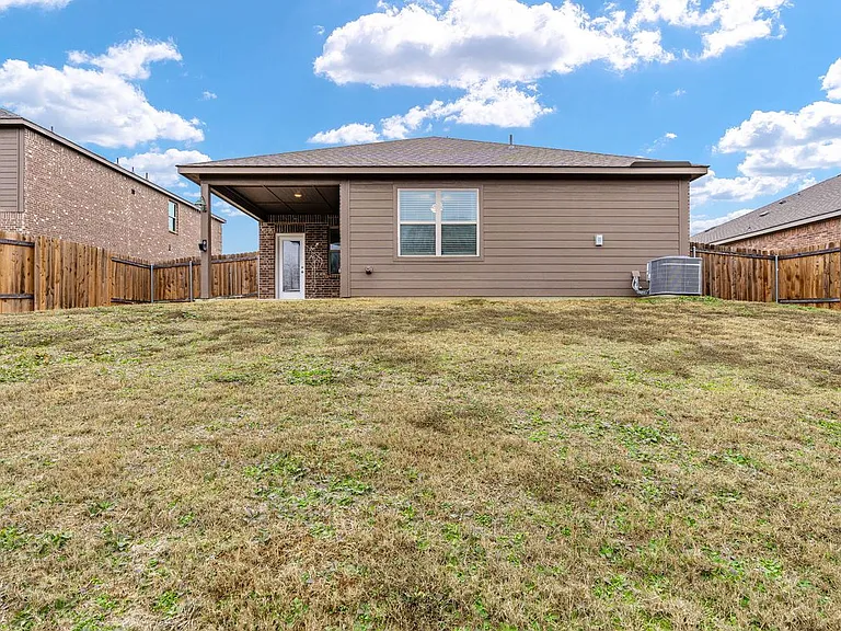 1431 Park Trails Blvd — Photo 9
