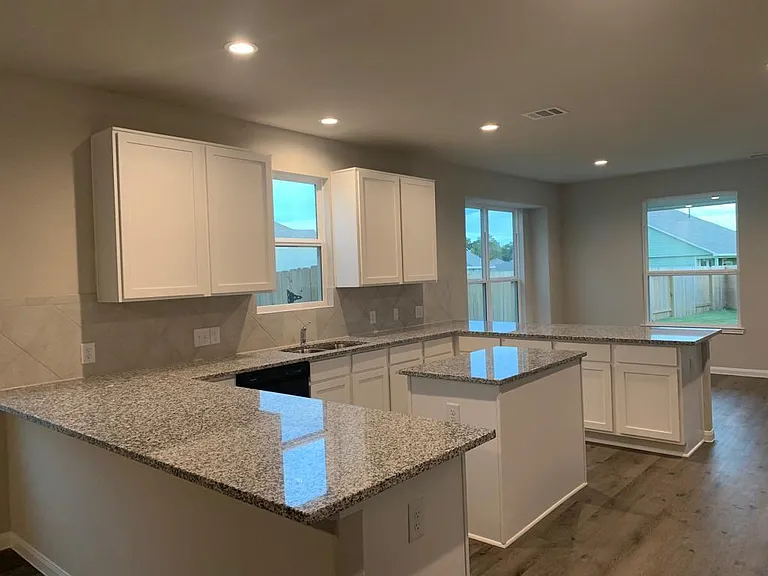 14048 Lamprey Dr — Photo 3