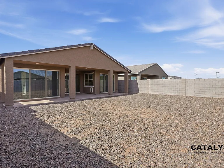 6926 W Winston Dr — Photo 36