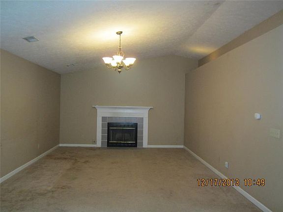 3rd image of 5946 Oakcrest Dr