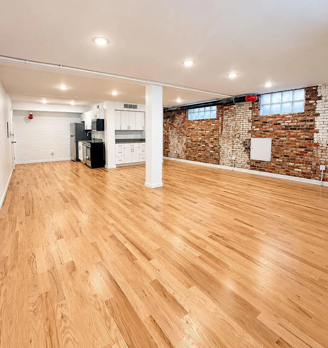 1 bed, 1.0 bath, 1330 sqft, $1,850 — Photo 2