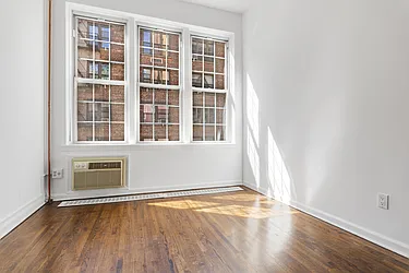 Rented by BARNES New York