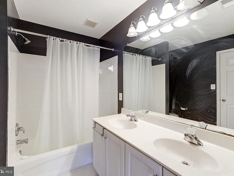 43258 Meadowood Ct — Photo 33