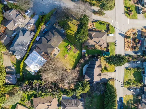 525 Perth Ave, Coquitlam, BC V3J 7V1