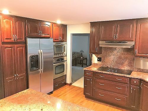 3rd image of 66 Southwedge Dr