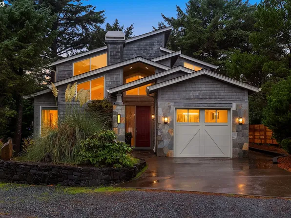 111 1st St, Manzanita, OR 97130