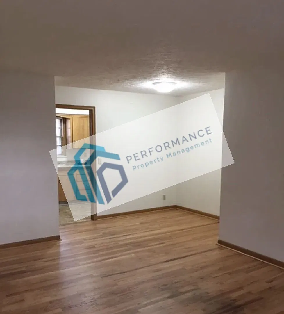 Great Location! 2 Bedroom 1 Bath!! — Photo 4