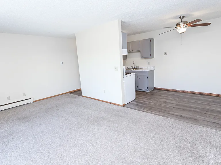 Cedar Avenue Apartments — Photo 20