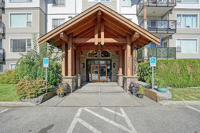 2 bed, 2.0 bath, 997 sqft, $2,100 — Photo 1