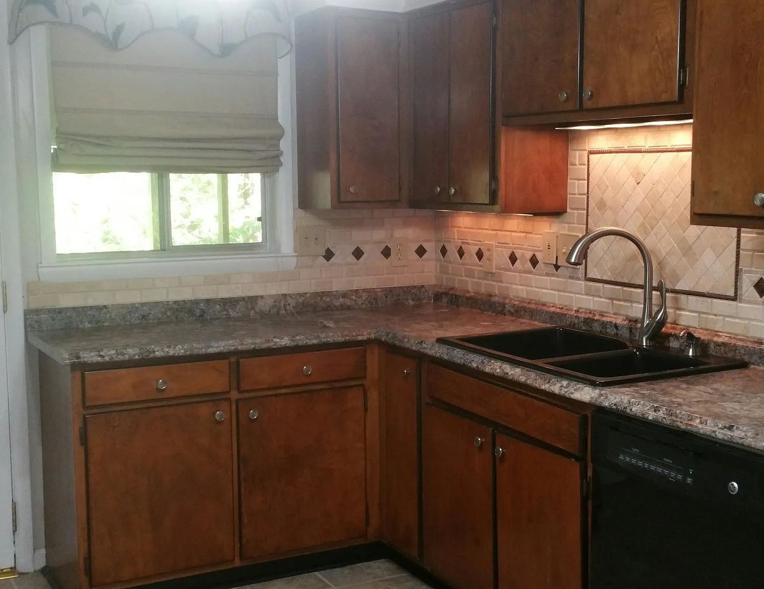 2 bed, 950 sqft, $1,250 — Photo 4