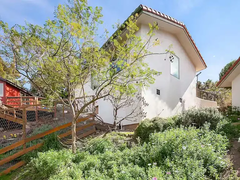 2373 Tuna Canyon Rd — Photo 5