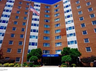 11850 Edgewater Dr APT 722, Lakewood, OH 44107