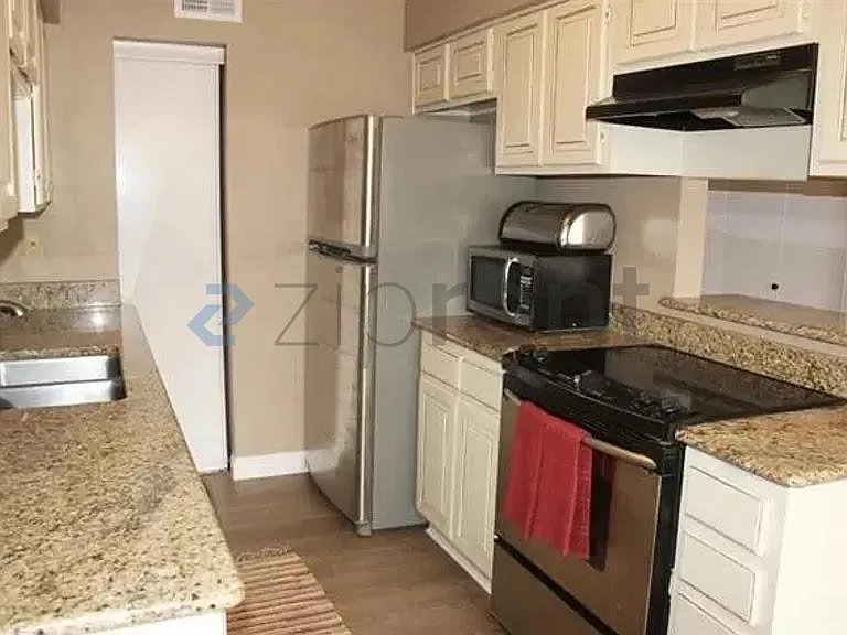 334 W Harwood Rd #A — Photo 13