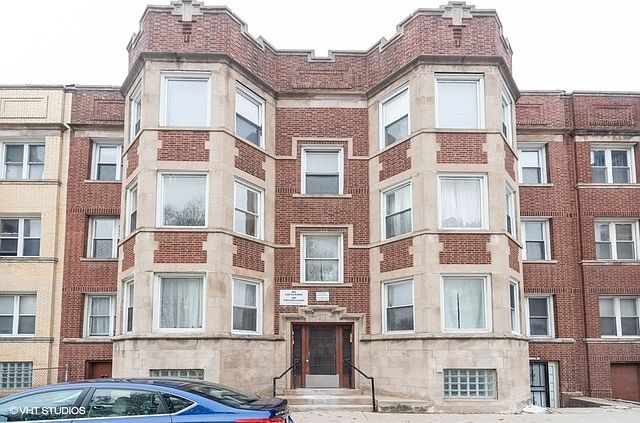 1st image of 118 N Hamlin Blvd #3