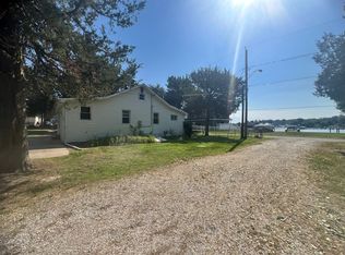 7634 Water Oak Point Rd, Pasadena, MD 21122