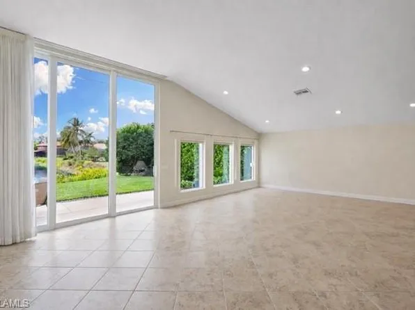 6737 Autumn Woods BLVD, NAPLES, FL 34109