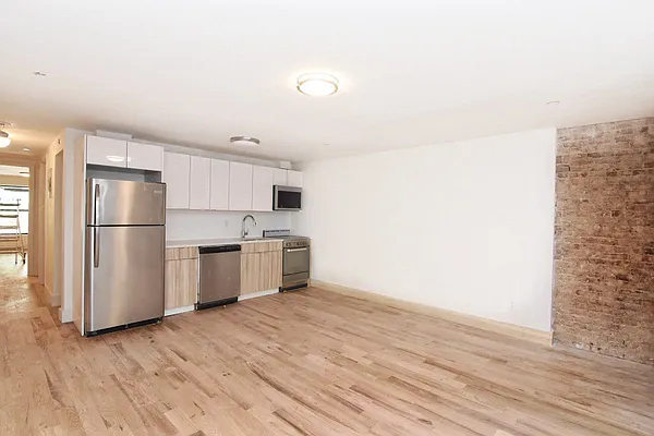 Rented by Bohemia Realty Group | media 7