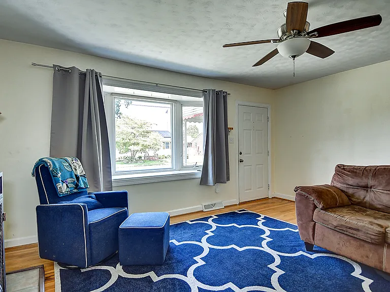 309 Beck St — Photo 12