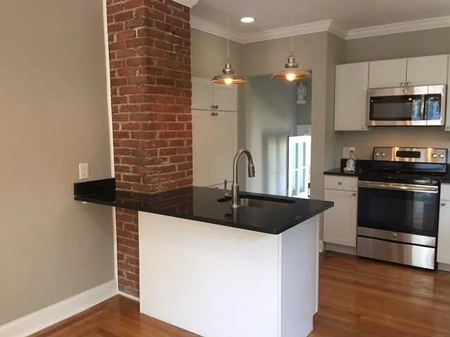 3 bed, 1398 sqft, $3,200 — Photo 4