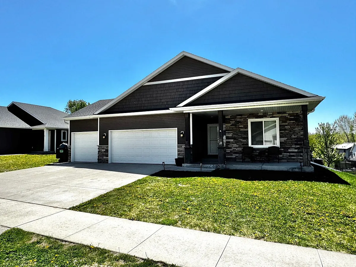 Building Photo - 3374 Ridgeline Dr SE